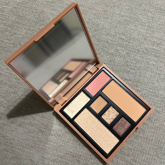 BRAND NEW Ciaté London Brazilian Glow Eye & Face Palette - Picture 1 of 8
